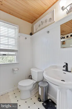 $679,999 | 305 North Red Hill Road, Martinsburg, WV 25401