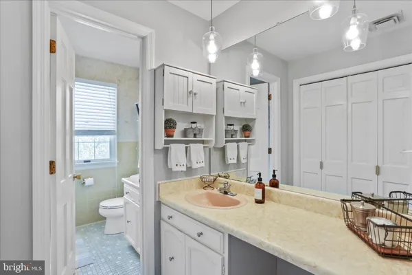 $679,999 | 305 North Red Hill Road, Martinsburg, WV 25401