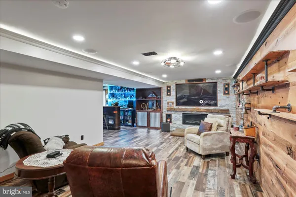 $679,999 | 305 North Red Hill Road, Martinsburg, WV 25401