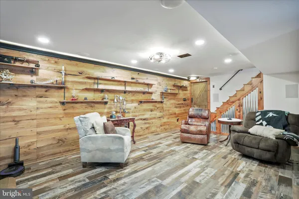 $679,999 | 305 North Red Hill Road, Martinsburg, WV 25401