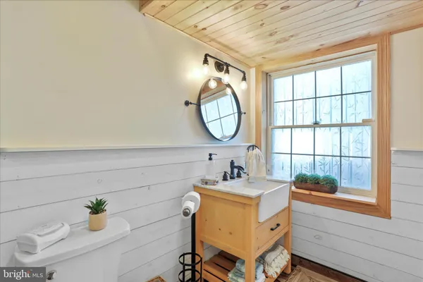 $679,999 | 305 North Red Hill Road, Martinsburg, WV 25401