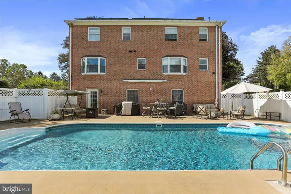 $679,999 | 305 North Red Hill Road, Martinsburg, WV 25401