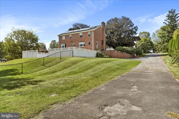 $679,999 | 305 North Red Hill Road, Martinsburg, WV 25401