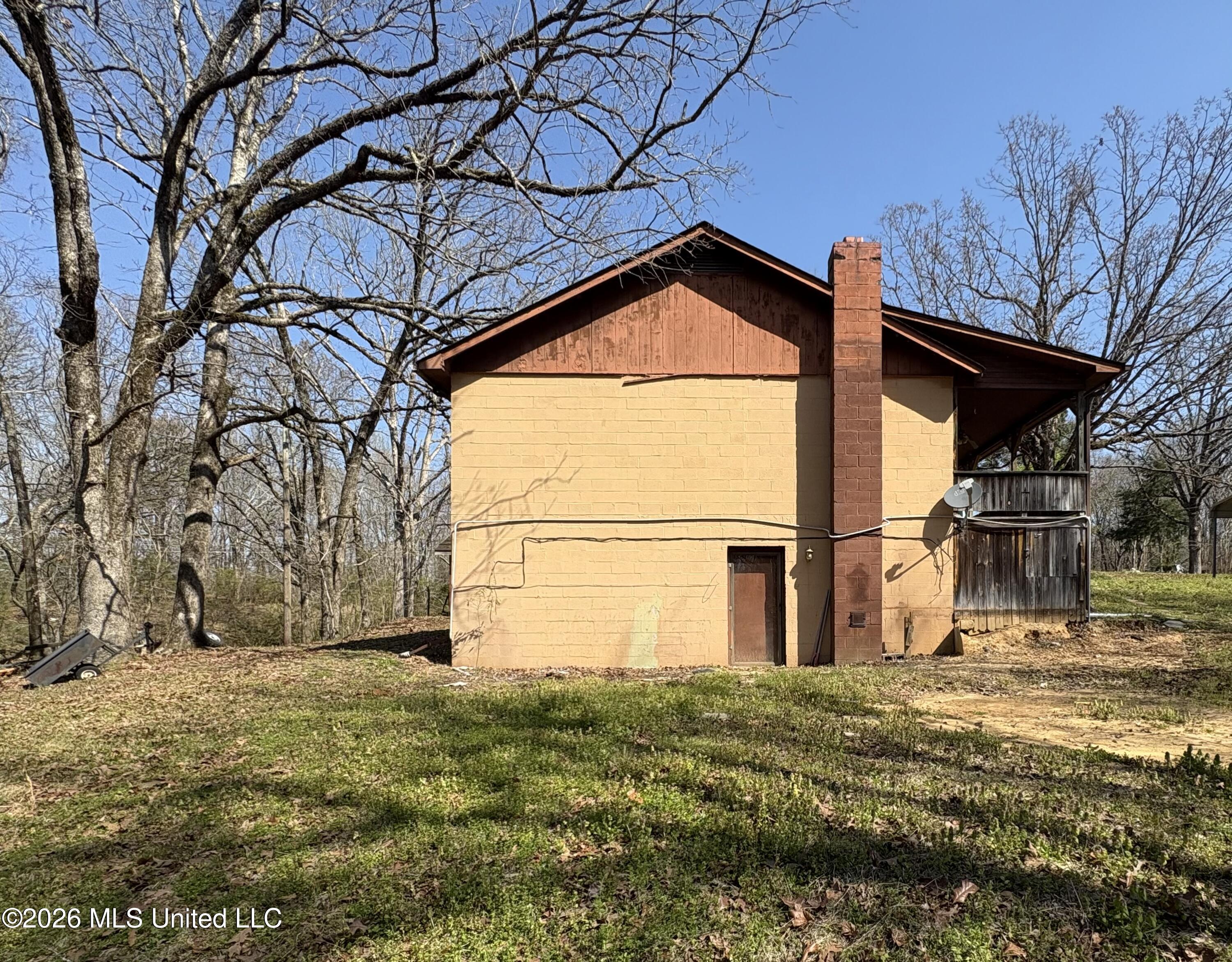 8 County Road 529 Como, MS 38619 - Photo 2 of 32 27_IMG_9410