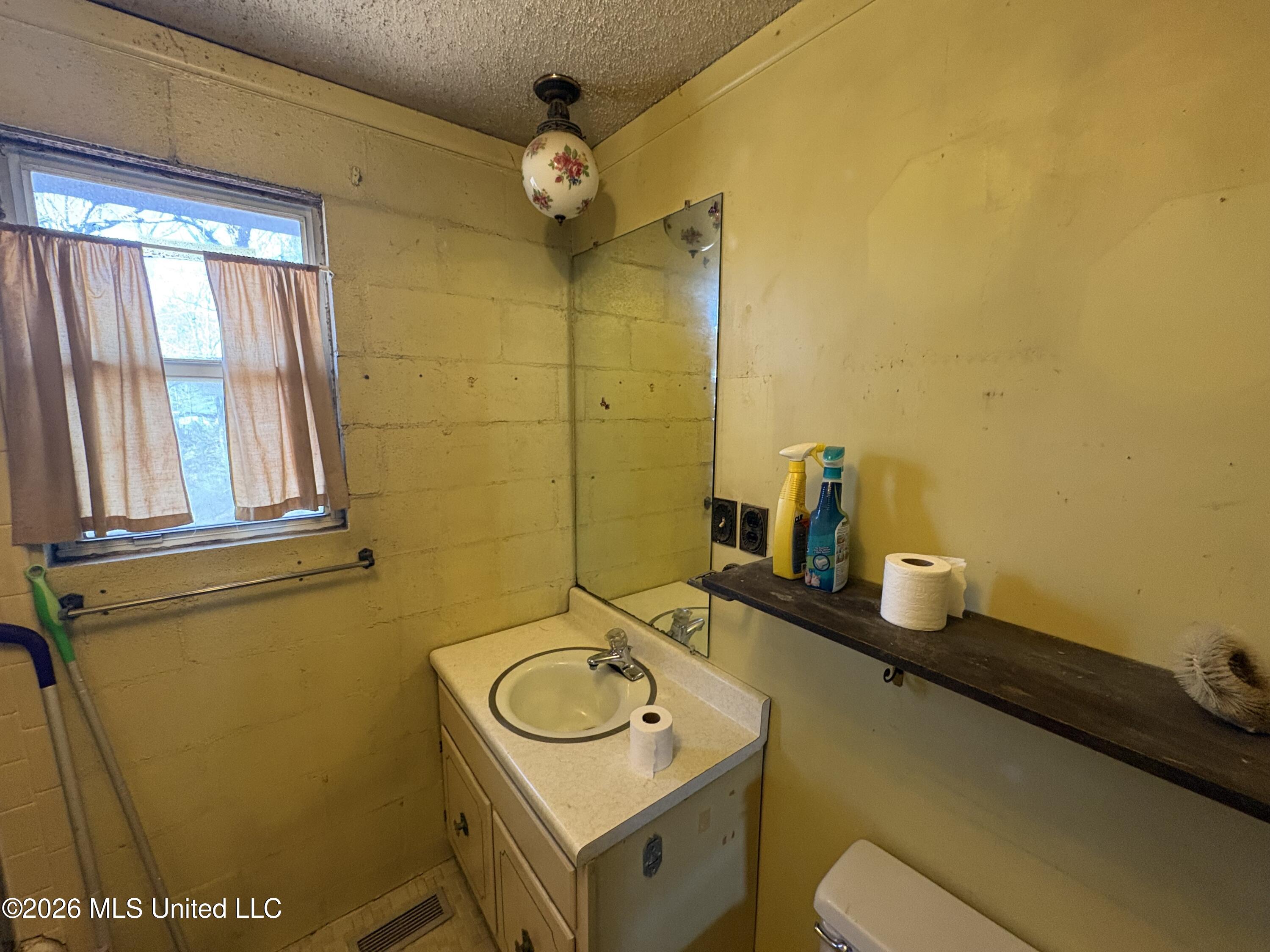 8 County Road 529 Como, MS 38619 - Photo 26 of 32 19_IMG_9436