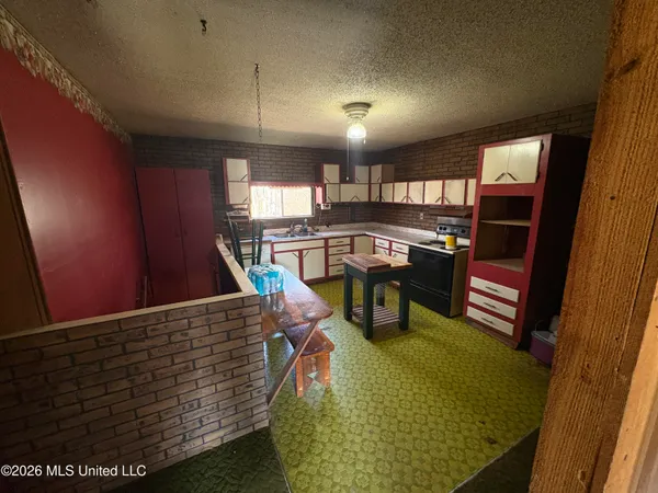 $99,000 | 8 County Road 529, Como, MS 38619