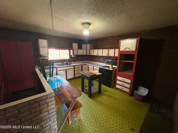 $99,000 | 8 County Road 529, Como, MS 38619