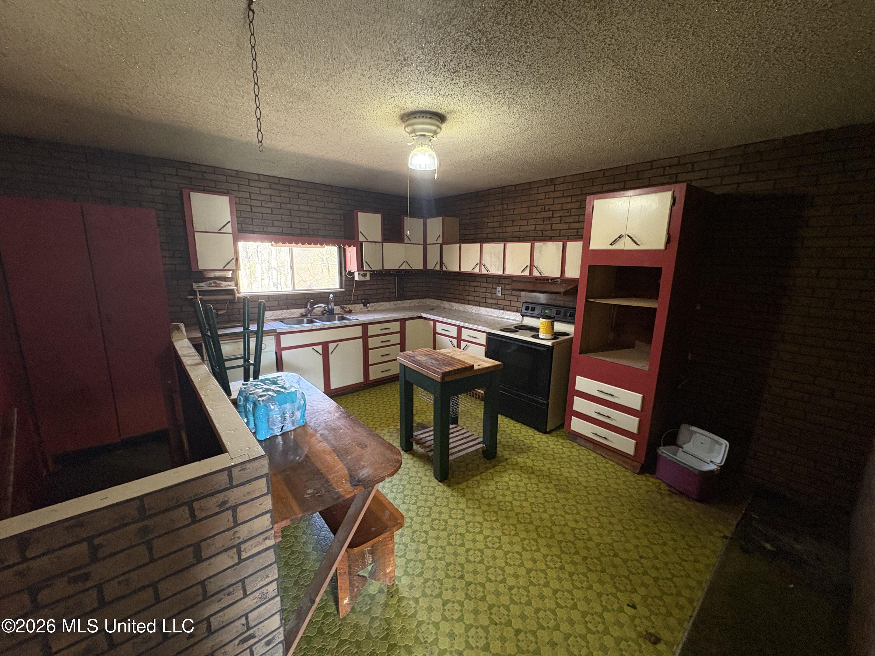 8 County Road 529 Como, MS 38619 - Photo 7 of 32 08_IMG_9421