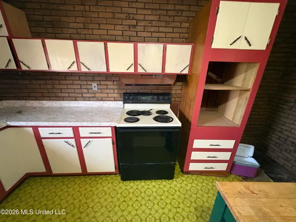 $99,000 | 8 County Road 529, Como, MS 38619