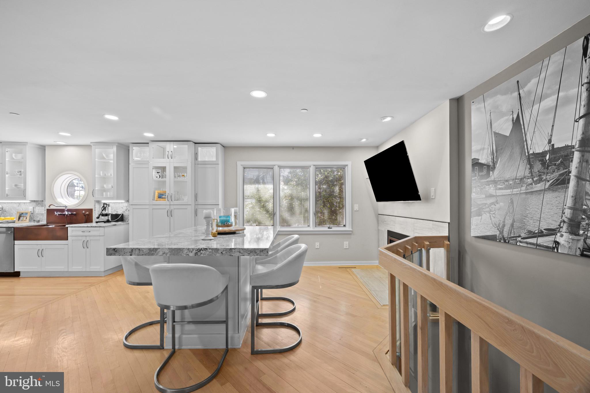 619 Second Street Annapolis, MD 21403 - Photo 11 of 40 Kitchen/dining area