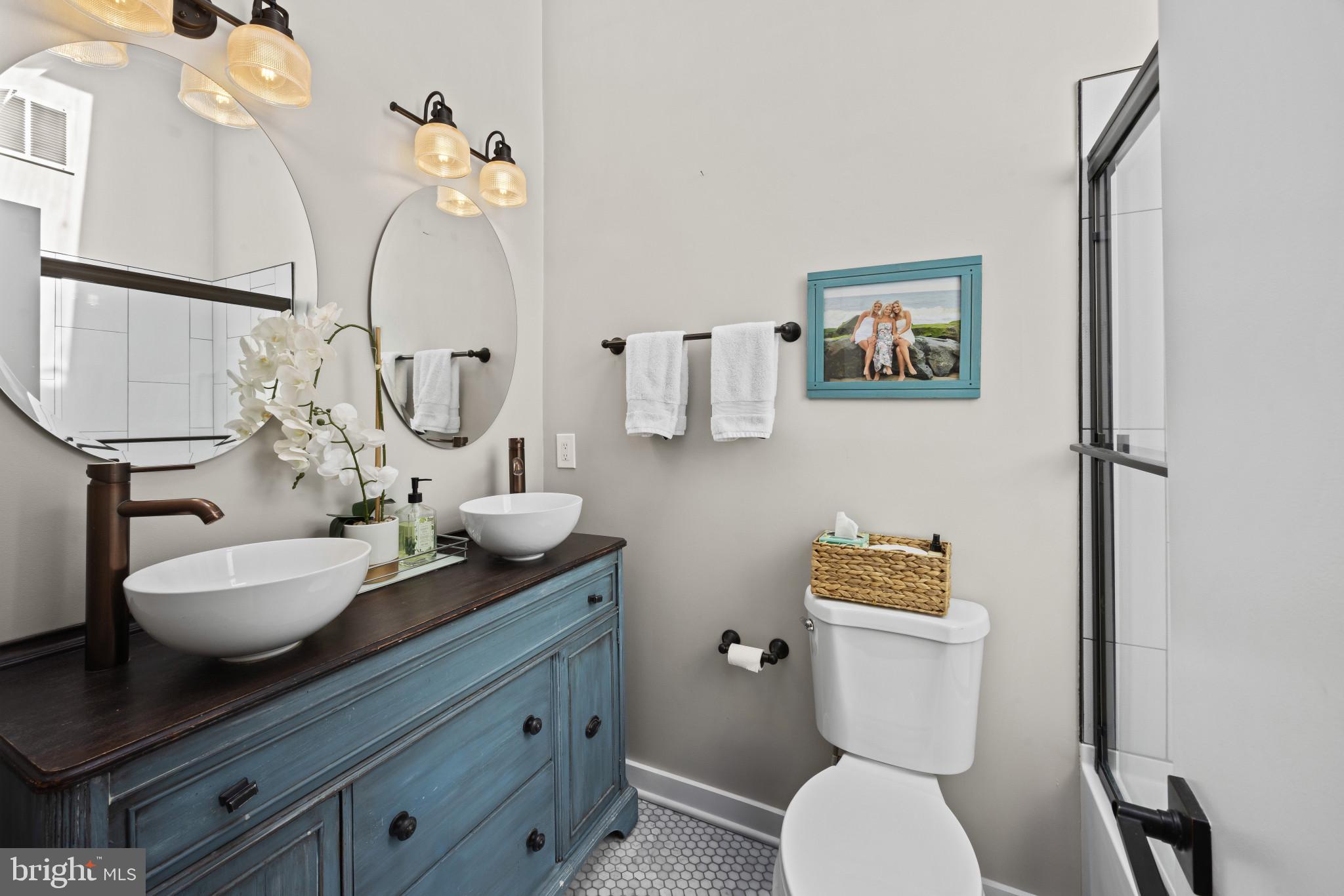 619 Second Street Annapolis, MD 21403 - Photo 28 of 40 Hall Bath