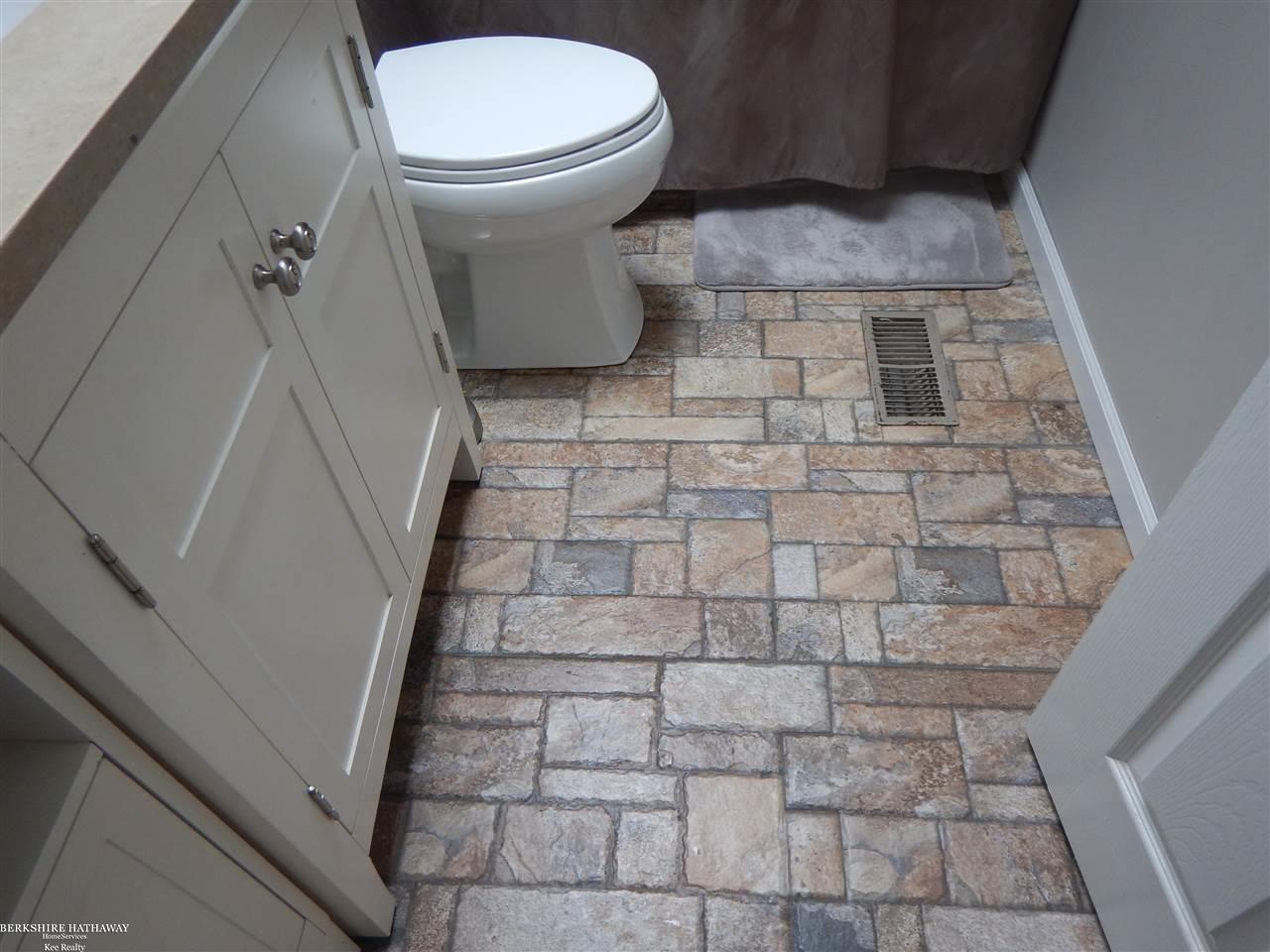 9232 Folkert Road Algonac, MI 48001 - Photo 10 of 45 31318528-9.JPG