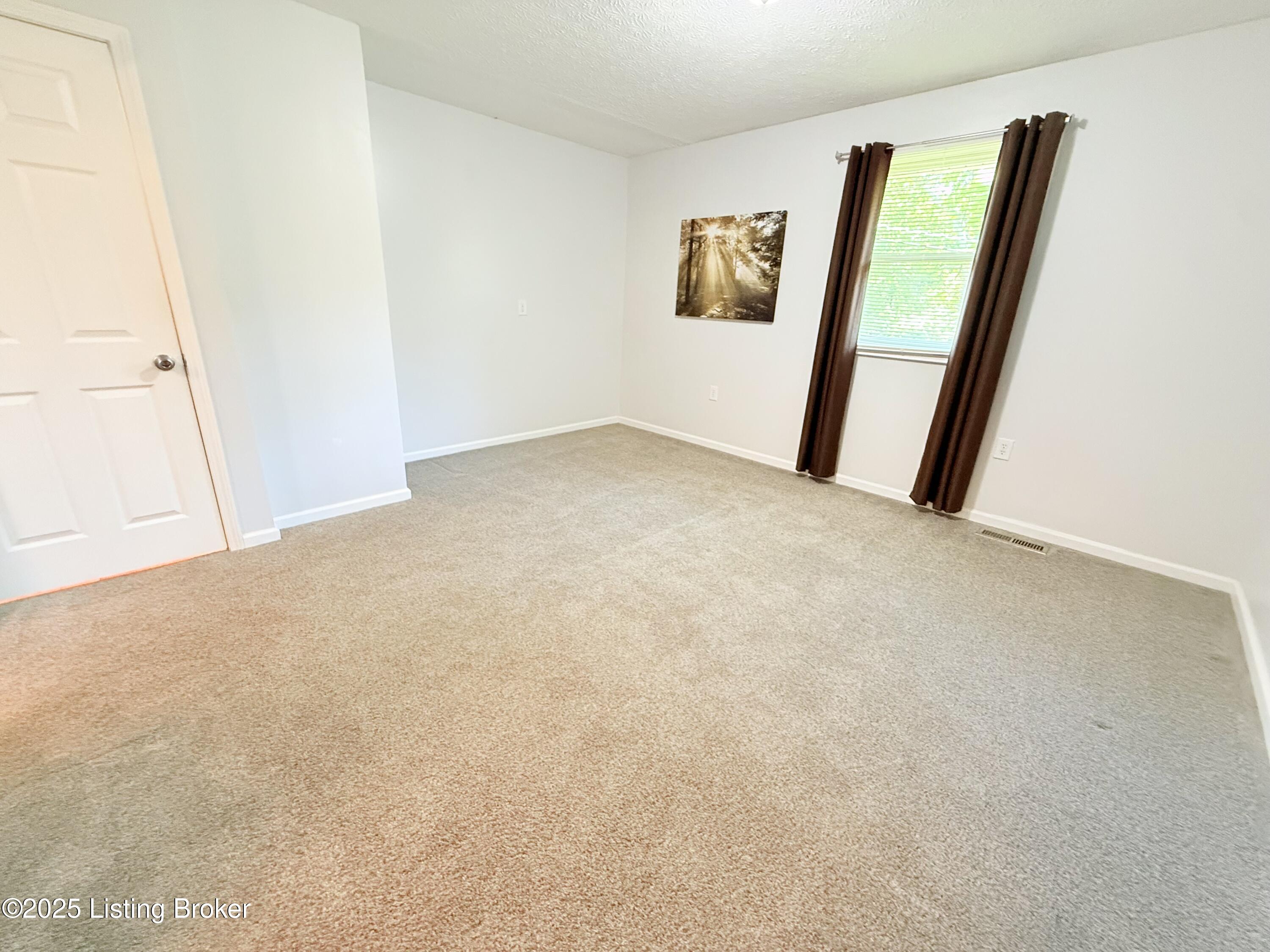 4724 Ridge Road Shepherdsville, KY 40165 - Photo 24 of 66 IMG_4043