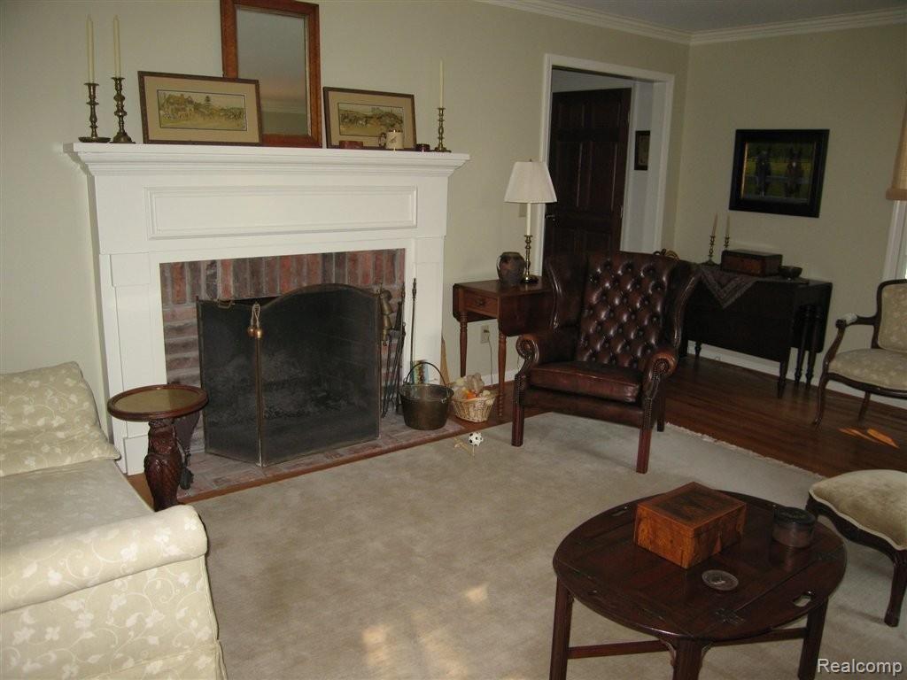 3210 East Sutton Road Dryden, MI 48428 - Photo 9 of 29 LIVING ROOM