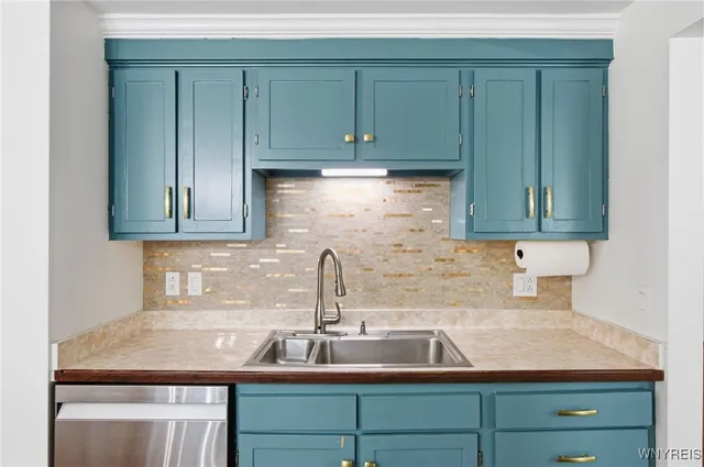 $405,000 | 215 Fruitwood Terrace, Amherst, NY 14221