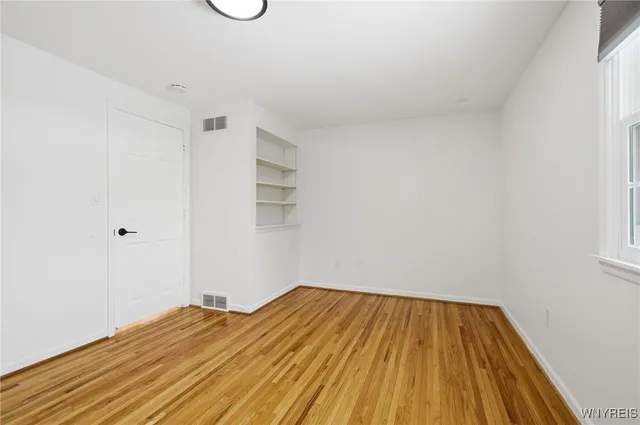 $405,000 | 215 Fruitwood Terrace, Amherst, NY 14221