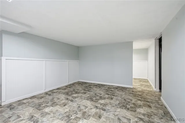 $405,000 | 215 Fruitwood Terrace, Amherst, NY 14221