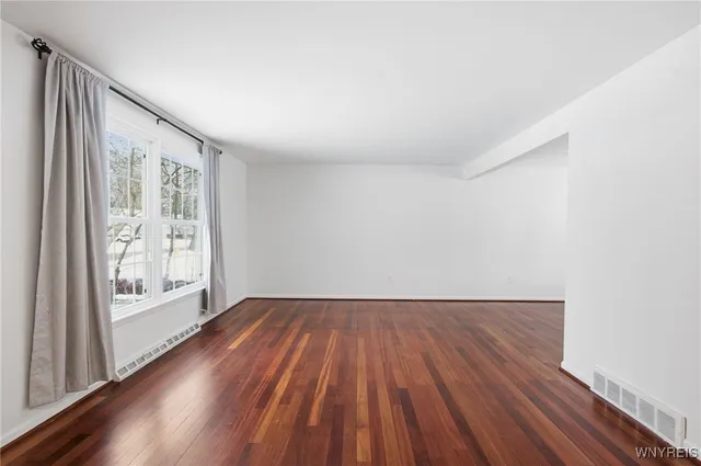 $405,000 | 215 Fruitwood Terrace, Amherst, NY 14221