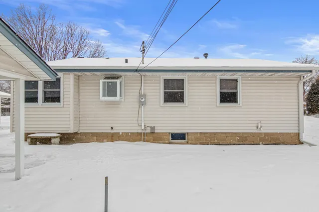 $350,000 | 3012 Aquila Avenue North, Crystal, MN 55427