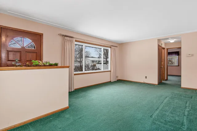 $350,000 | 3012 Aquila Avenue North, Crystal, MN 55427