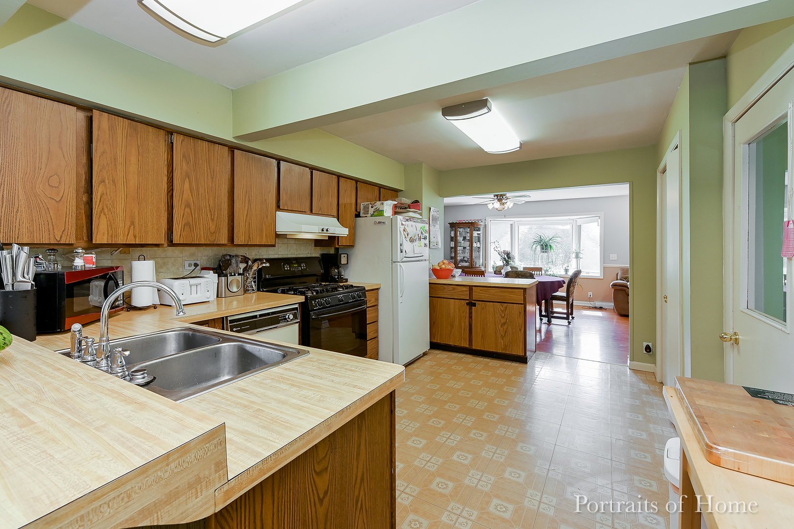 27W212 Bauer Road Naperville, IL 60563 - Photo 8 of 18