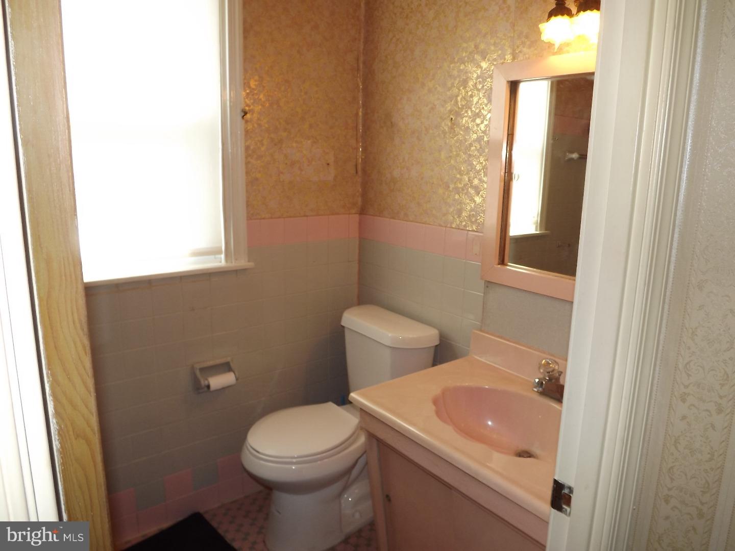 3822 Andrea Road Philadelphia, PA 19154 - Photo 14 of 23 Bathroom