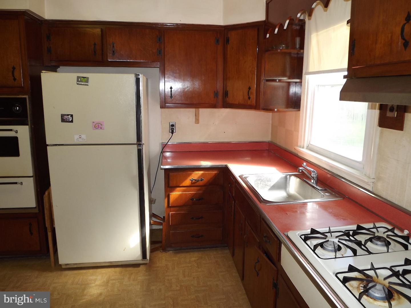 3822 Andrea Road Philadelphia, PA 19154 - Photo 5 of 23 Kitchen
