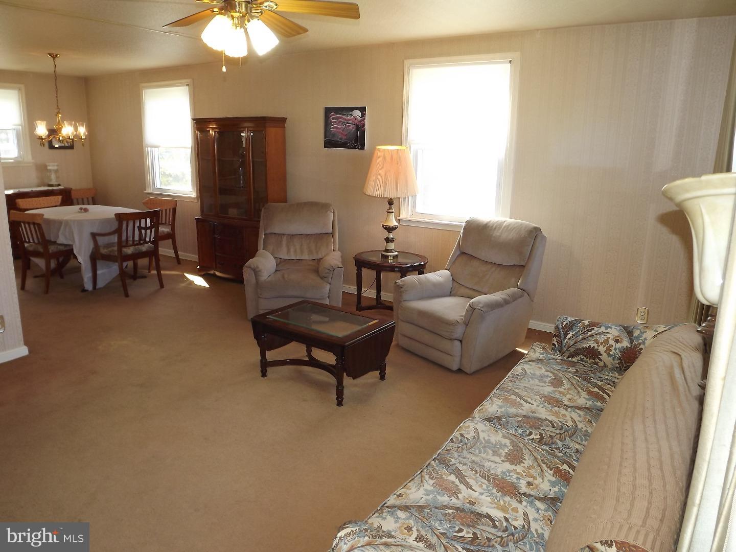 3822 Andrea Road Philadelphia, PA 19154 - Photo 6 of 23 Living Room