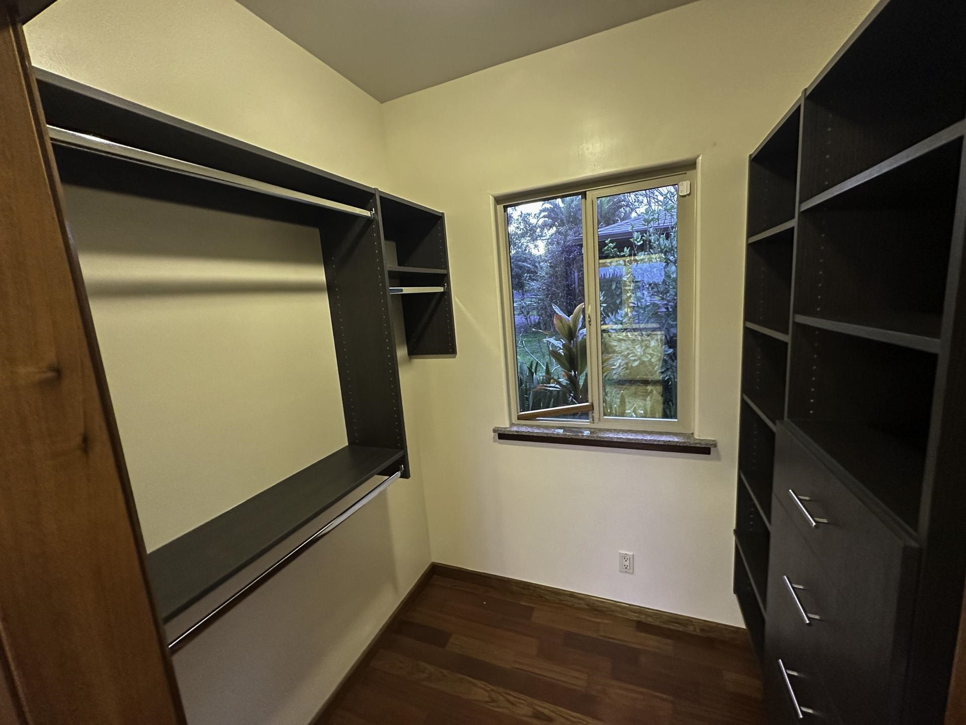 43 West Waipio Road Haiku, HI 96708 - Photo 29 of 44 a view of entry way