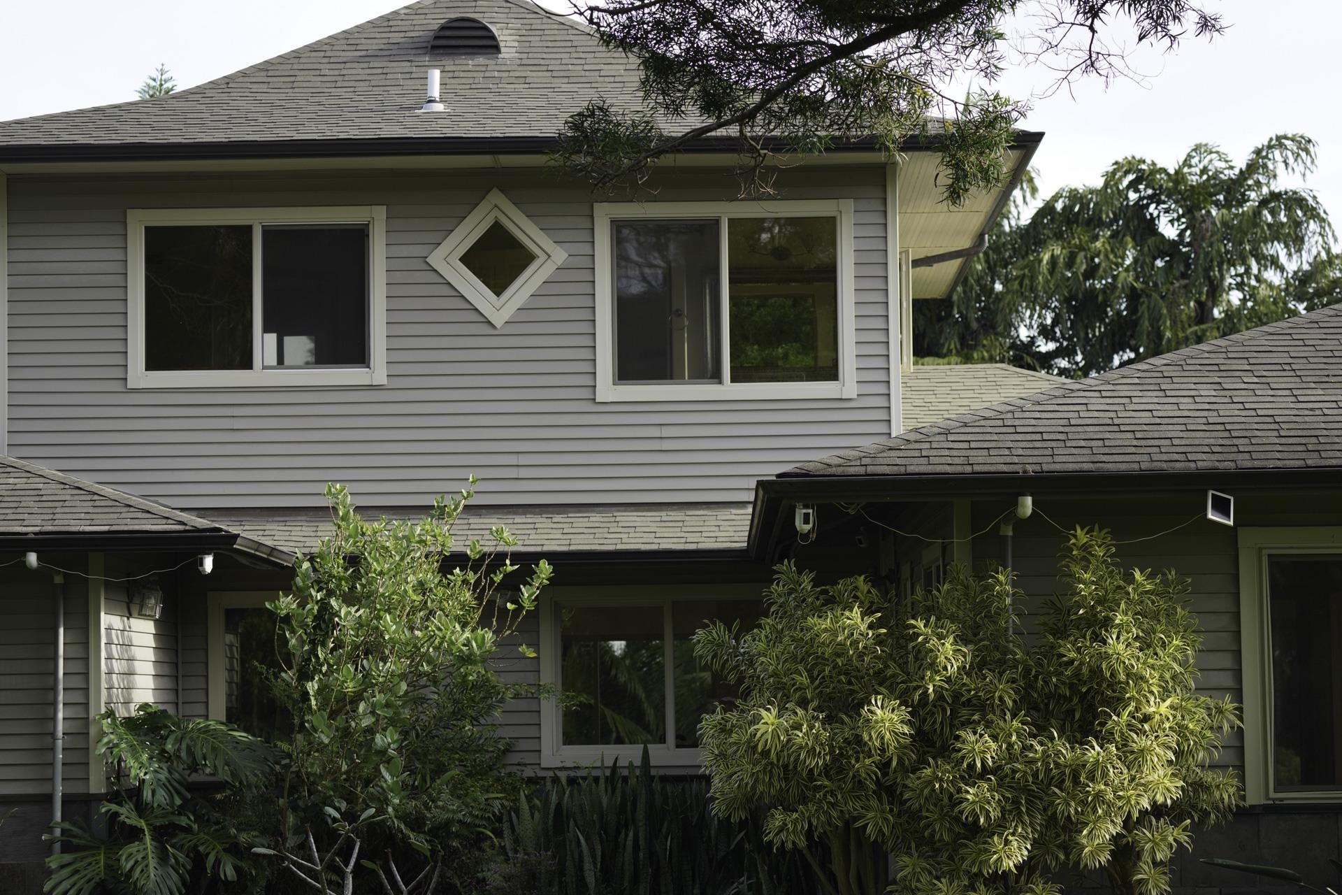 43 West Waipio Road Haiku, HI 96708 - Photo 34 of 44 a front view of a house with garden