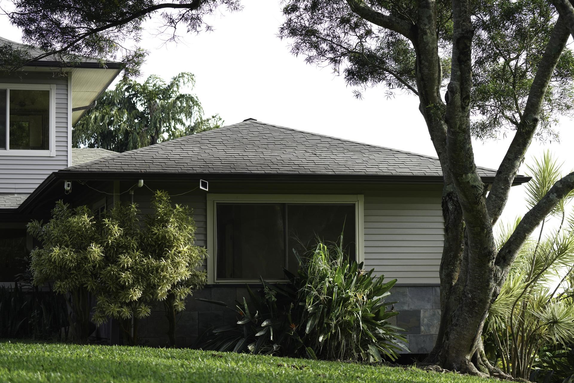 43 West Waipio Road Haiku, HI 96708 - Photo 35 of 44 a front view of a house with garden