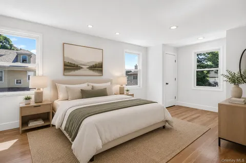 $1,495,000 | 118 Willow Street, Roslyn Heights, NY 11577
