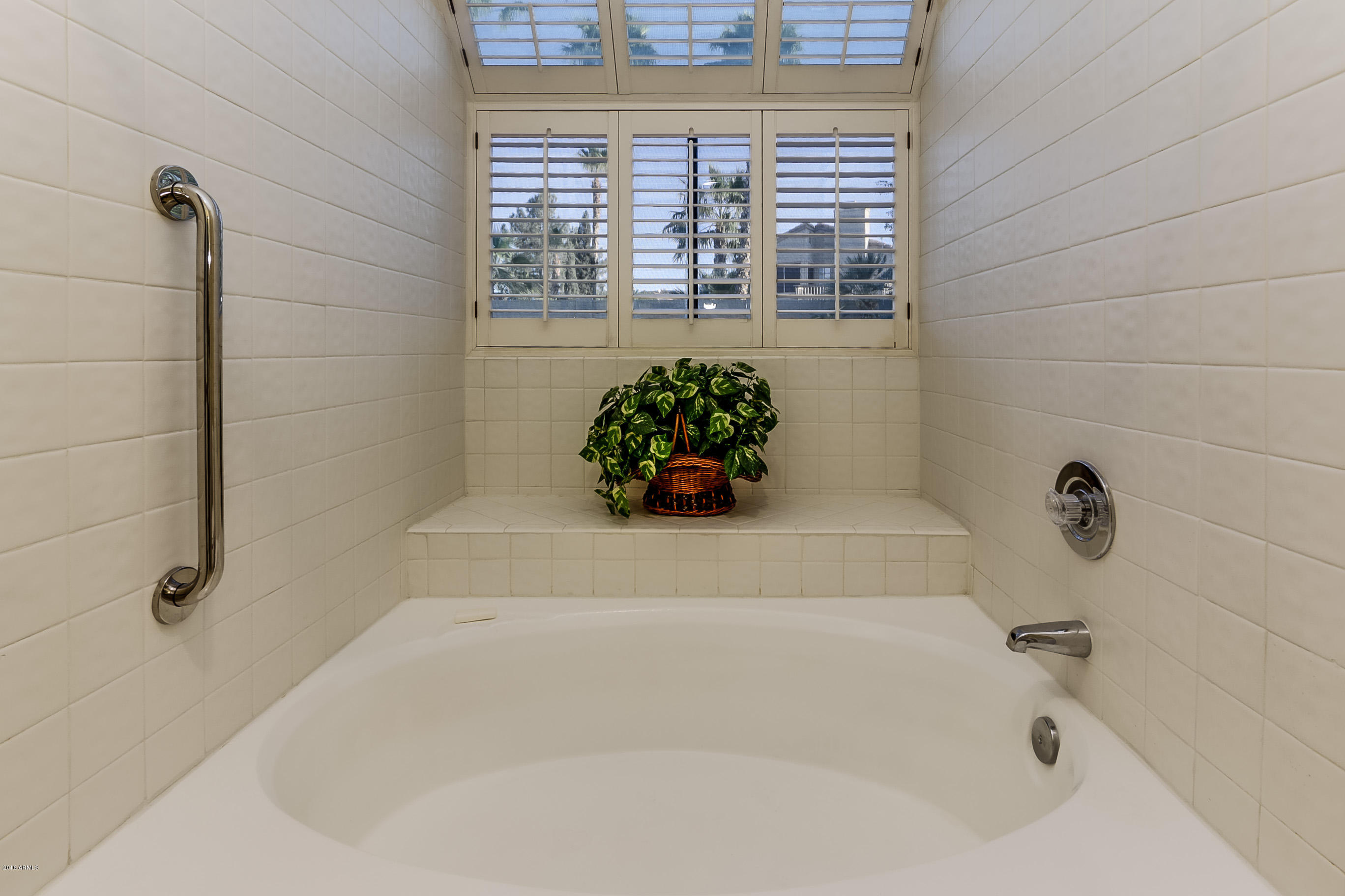 3509 East Desert Trumpet Road Phoenix, AZ 85044 - Photo 16 of 37 Master Tub