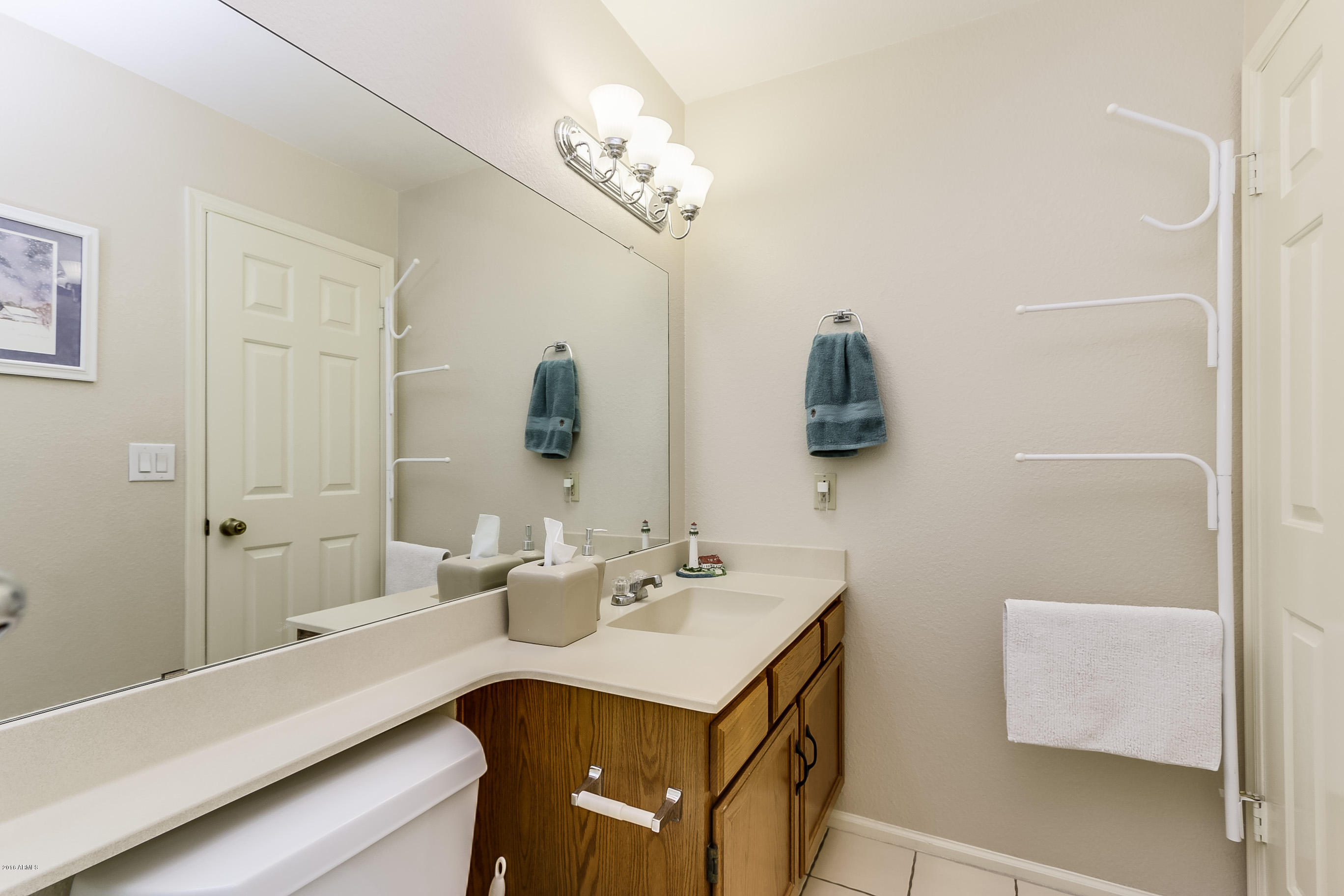 3509 East Desert Trumpet Road Phoenix, AZ 85044 - Photo 21 of 37 Guest Bath