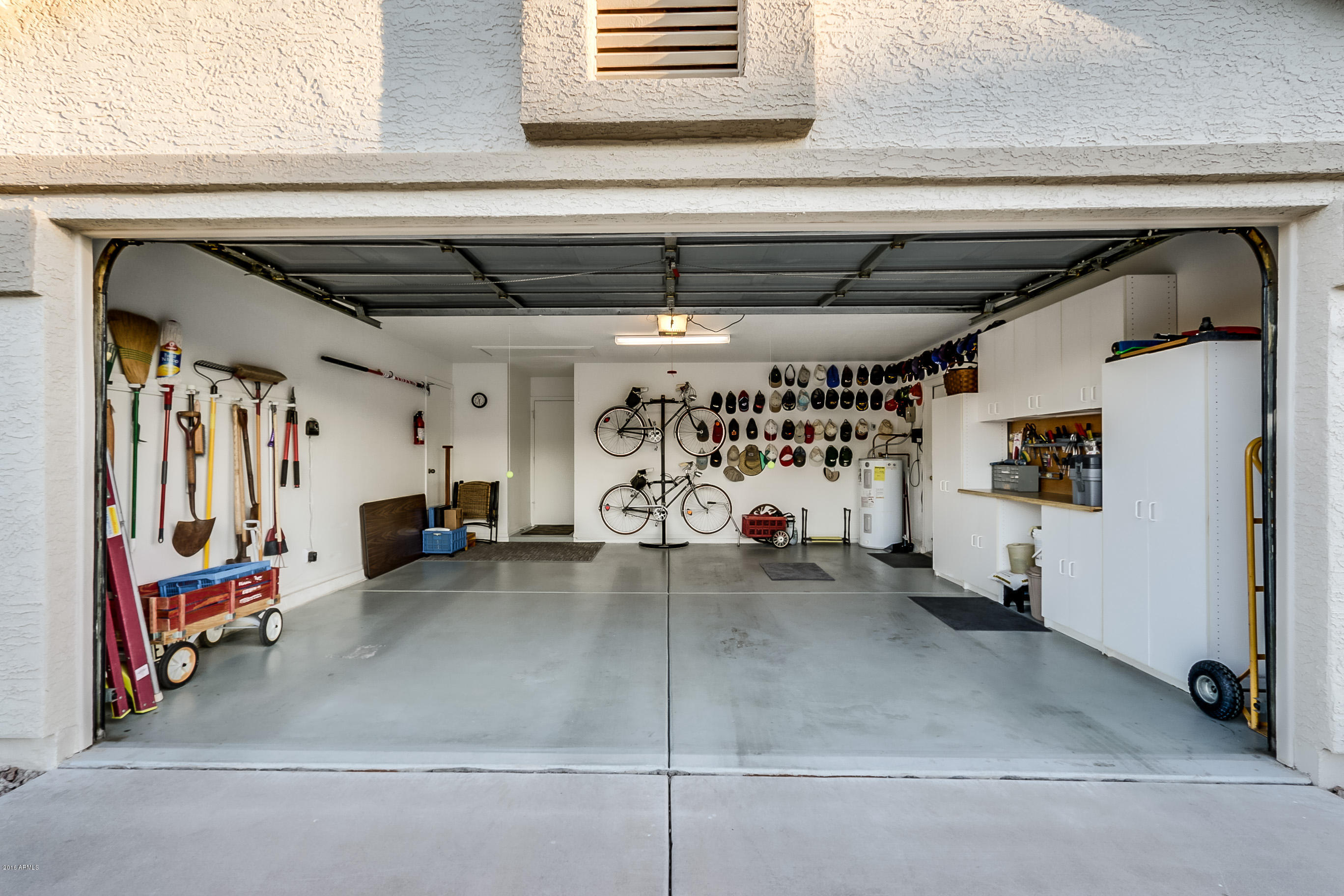 3509 East Desert Trumpet Road Phoenix, AZ 85044 - Photo 22 of 37 Garage II