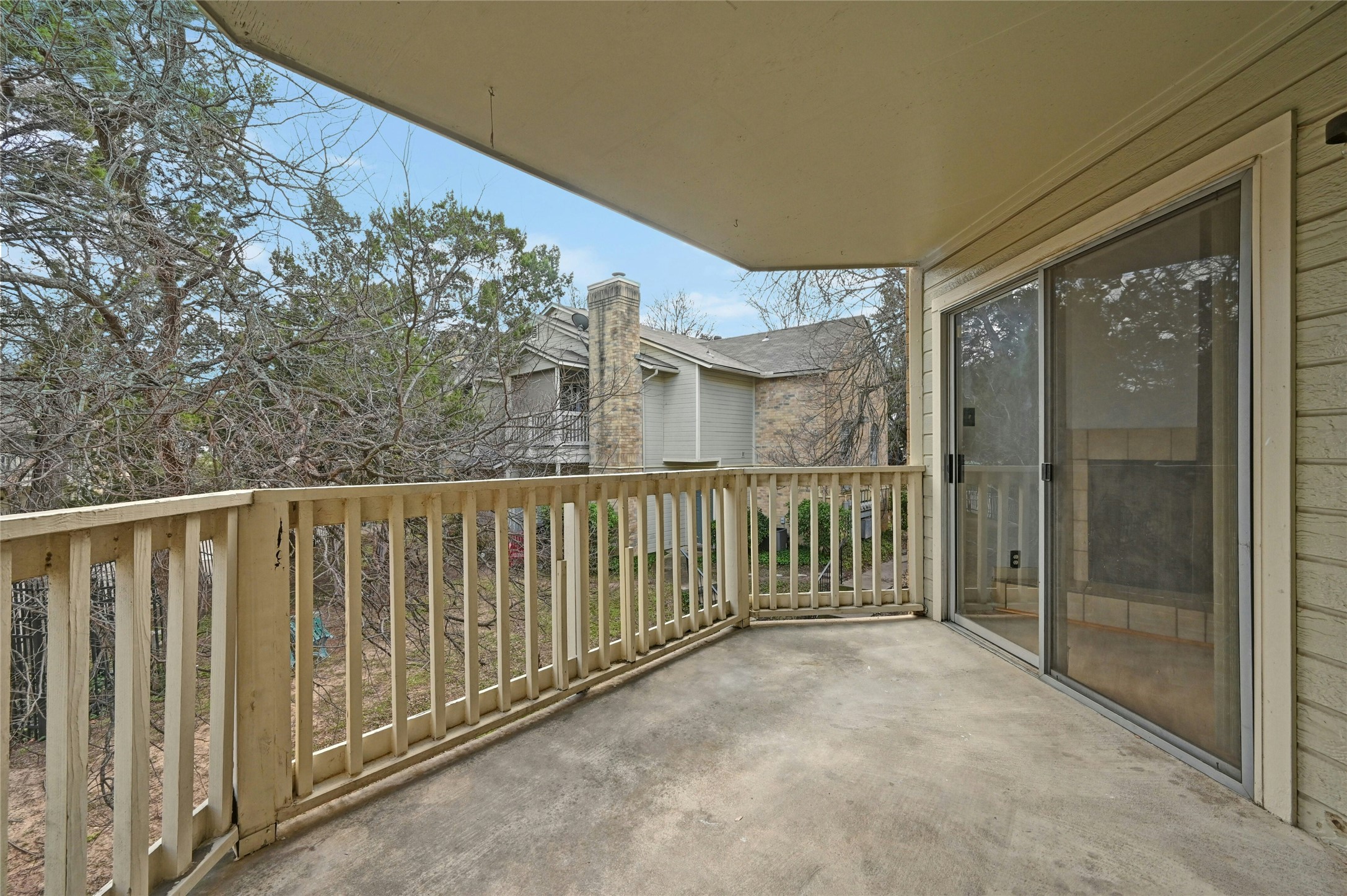 2450 Wickersham Lane, Unit 710 Austin, TX 78741 - Photo 20 of 20 a view of a balcony