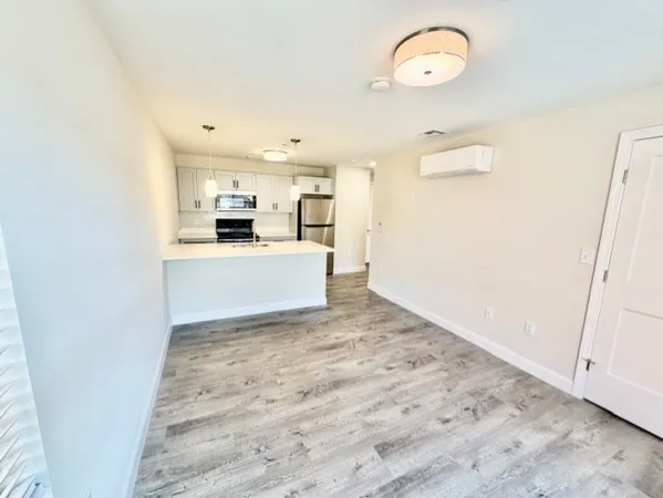 $2,495 | 882 Massachusetts Avenue, Unit 3C, Arlington, MA 02476