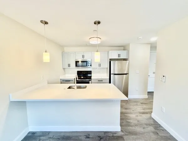 $2,495 | 882 Massachusetts Avenue, Unit 3C, Arlington, MA 02476