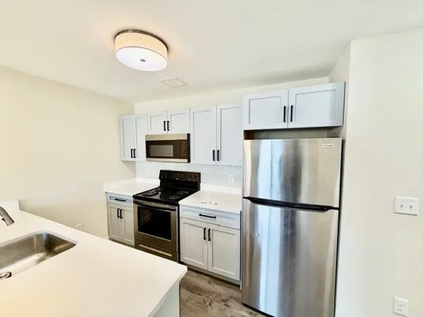 $2,495 | 882 Massachusetts Avenue, Unit 3C, Arlington, MA 02476