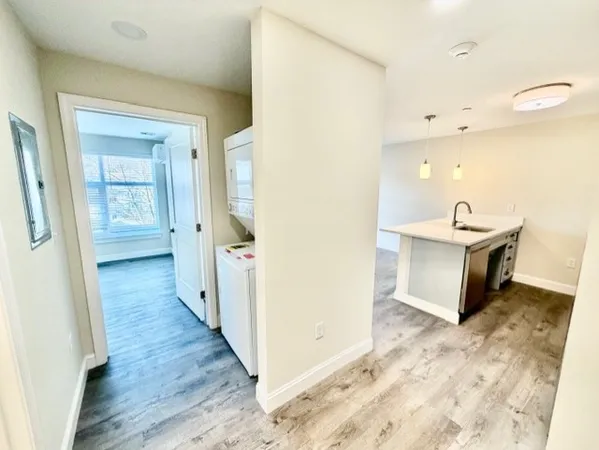$2,495 | 882 Massachusetts Avenue, Unit 3C, Arlington, MA 02476