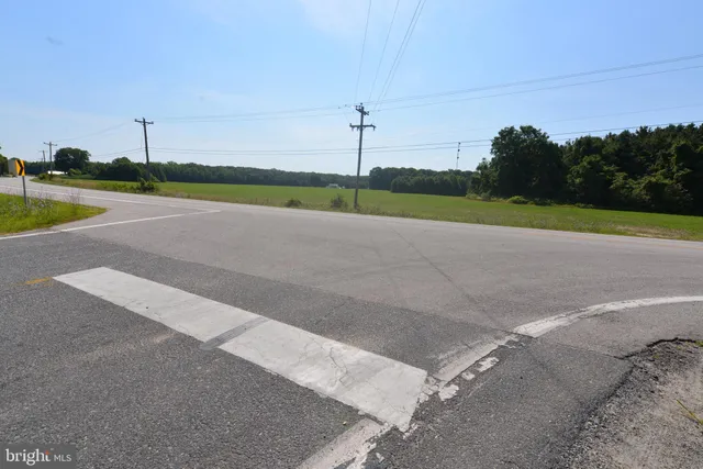 a view of a tennis court