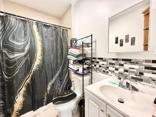 $3,000 | 597 Northwest 69th Street, Miami, FL 33150