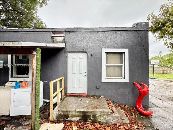 $3,000 | 597 Northwest 69th Street, Miami, FL 33150