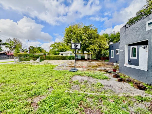 $3,000 | 597 Northwest 69th Street, Miami, FL 33150