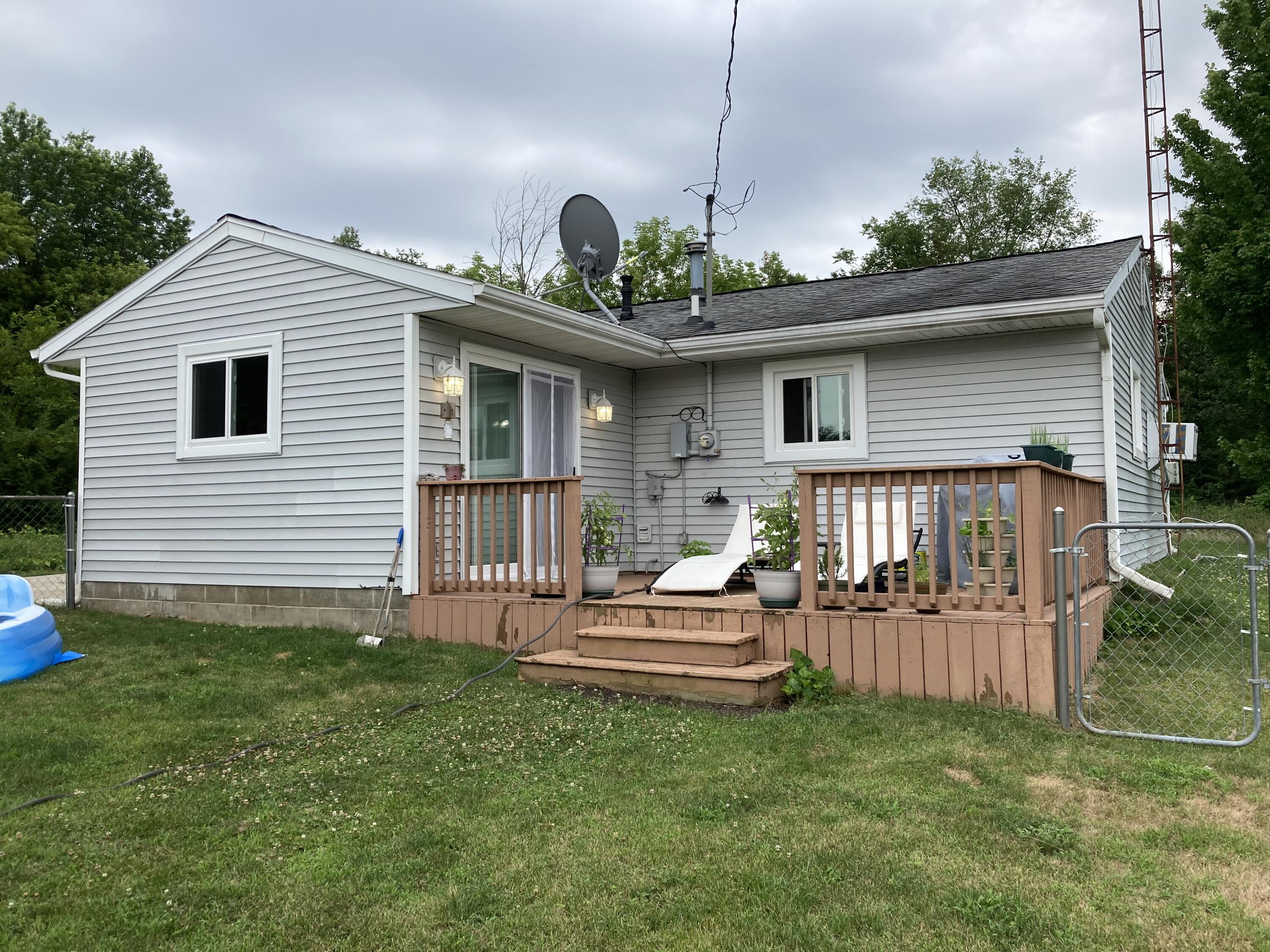 6750 Riverside Road Clarklake, MI 49234 - Photo 3 of 27 D9E1B8F3-CA3D-442D-9F68-B98C3A90FDCC