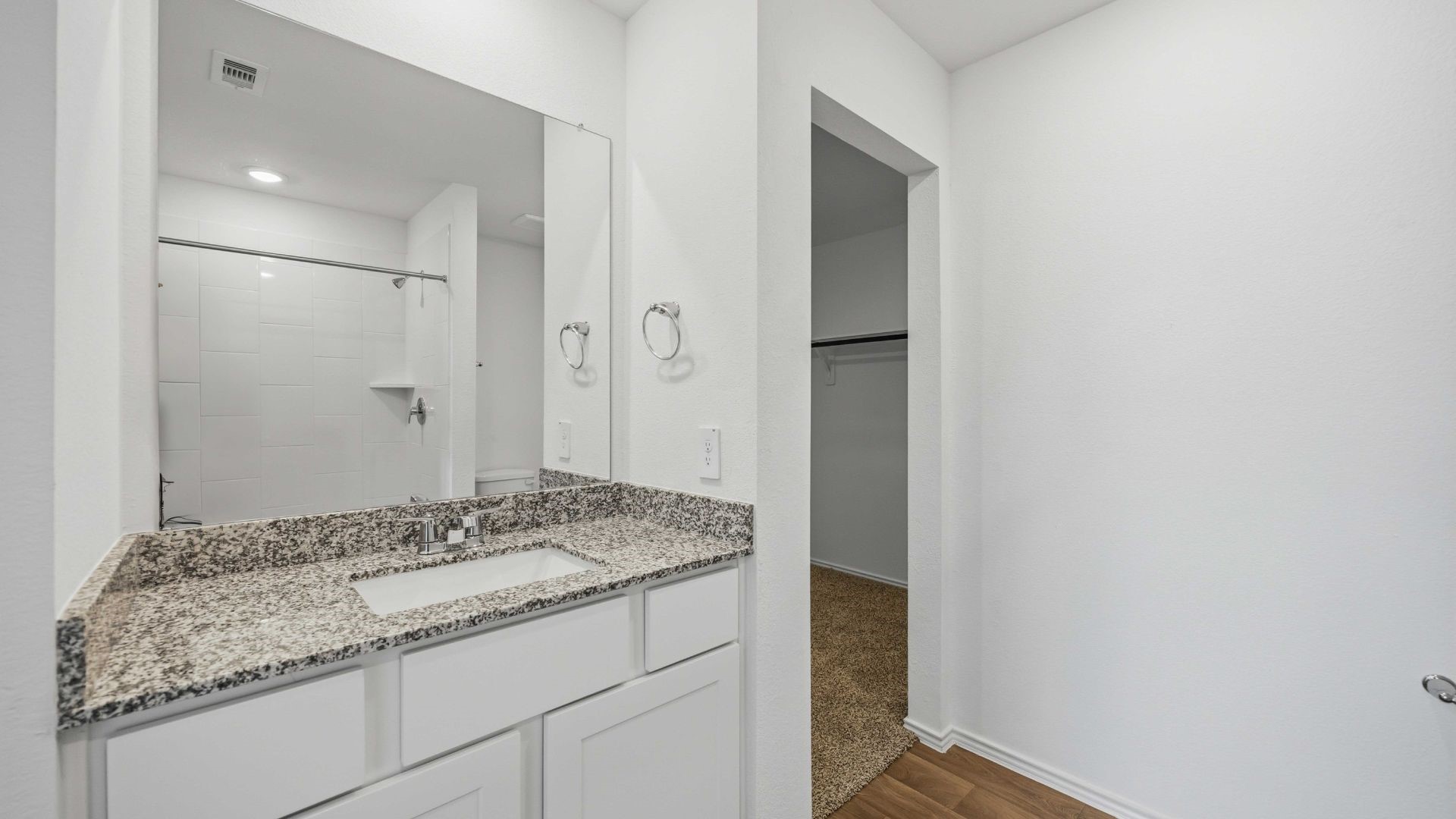 2538 Cedar Ridge Drive Rosenberg, TX 77471 - Photo 3 of 11 Gallery Image 3