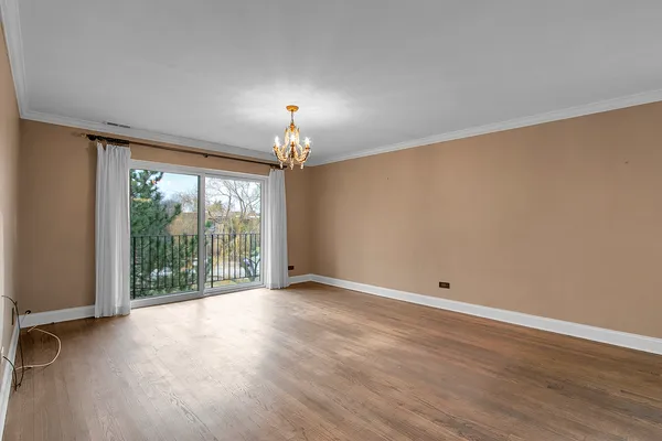 $2,500 | 1002 Castilian Court, Unit 302, Glenview, IL 60025