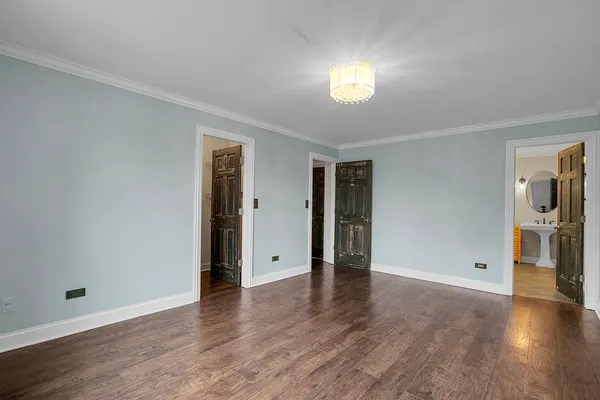 $2,500 | 1002 Castilian Court, Unit 302, Glenview, IL 60025