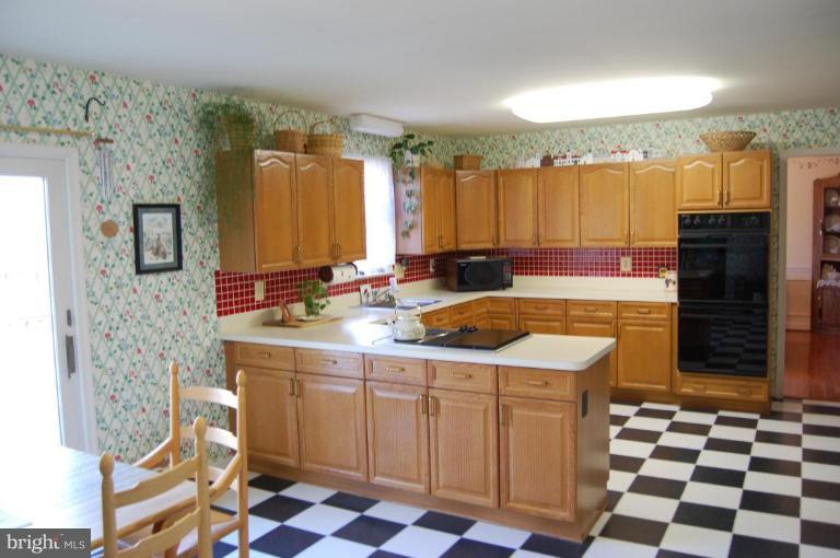 18790 Canby Road Leesburg, VA 20175 - Photo 12 of 17 Kitchen