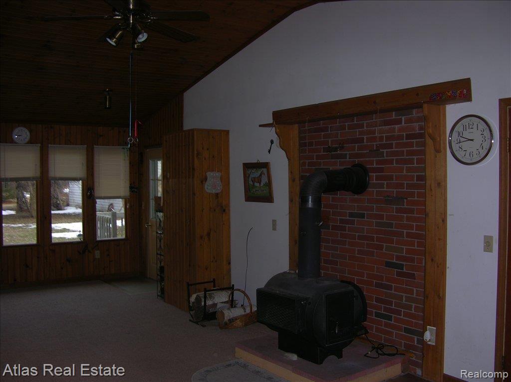 3135 Belsay Road Burton, MI 48519 - Photo 8 of 10 Belsay3135 011
